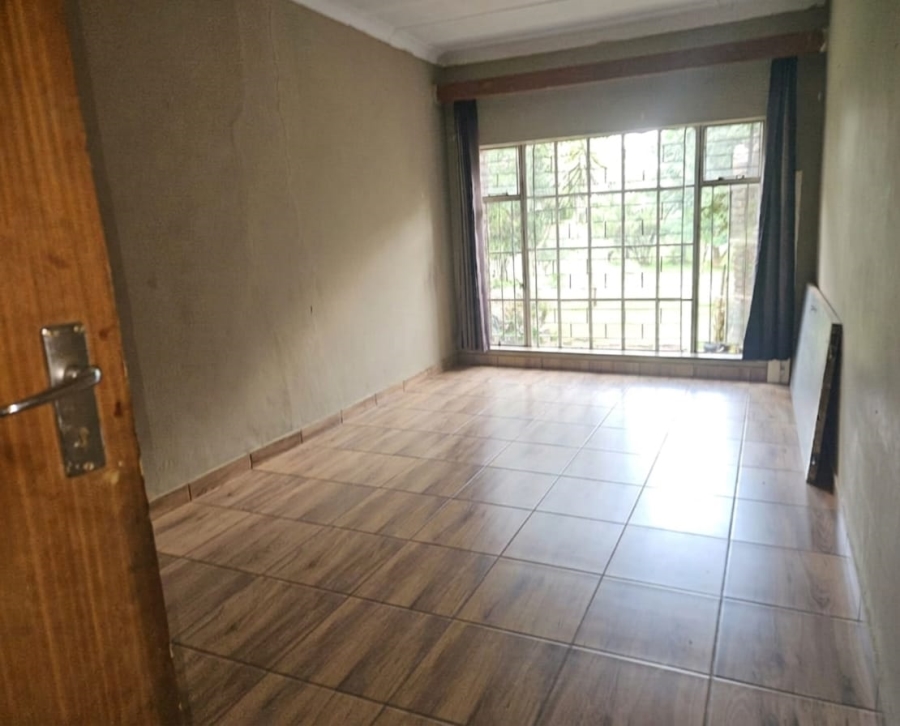 4 Bedroom Property for Sale in Houtkop A H Gauteng