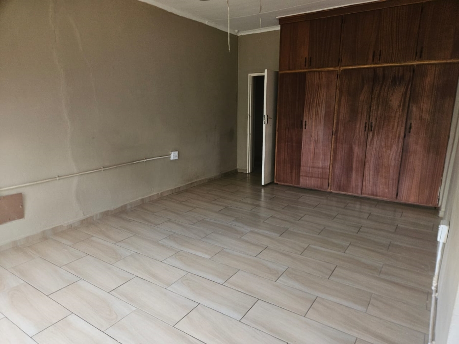 4 Bedroom Property for Sale in Houtkop A H Gauteng