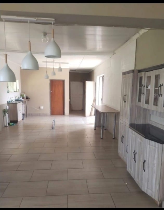 4 Bedroom Property for Sale in Houtkop A H Gauteng