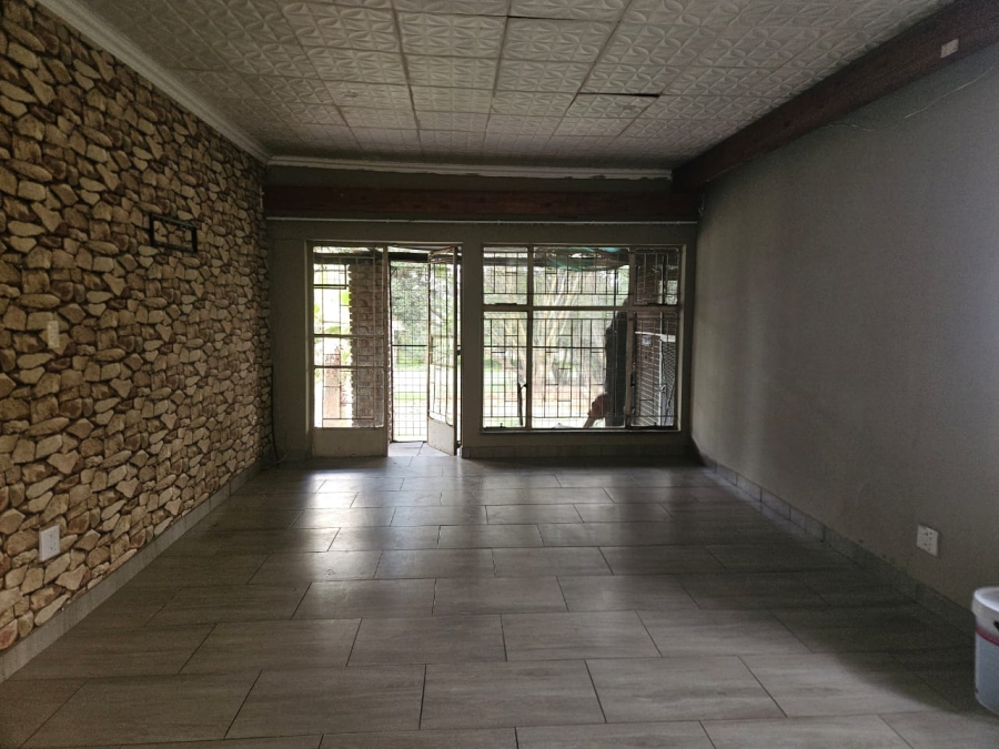 4 Bedroom Property for Sale in Houtkop A H Gauteng