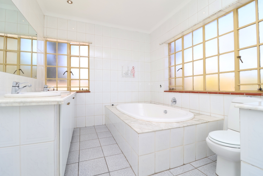 3 Bedroom Property for Sale in Kyalami Estates Gauteng