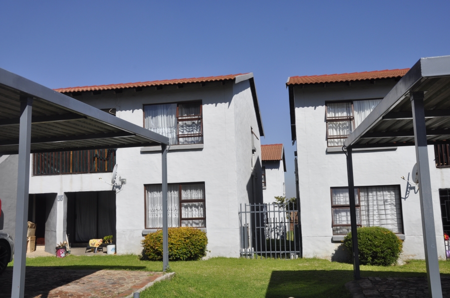 2 Bedroom Property for Sale in Vorna Valley Gauteng