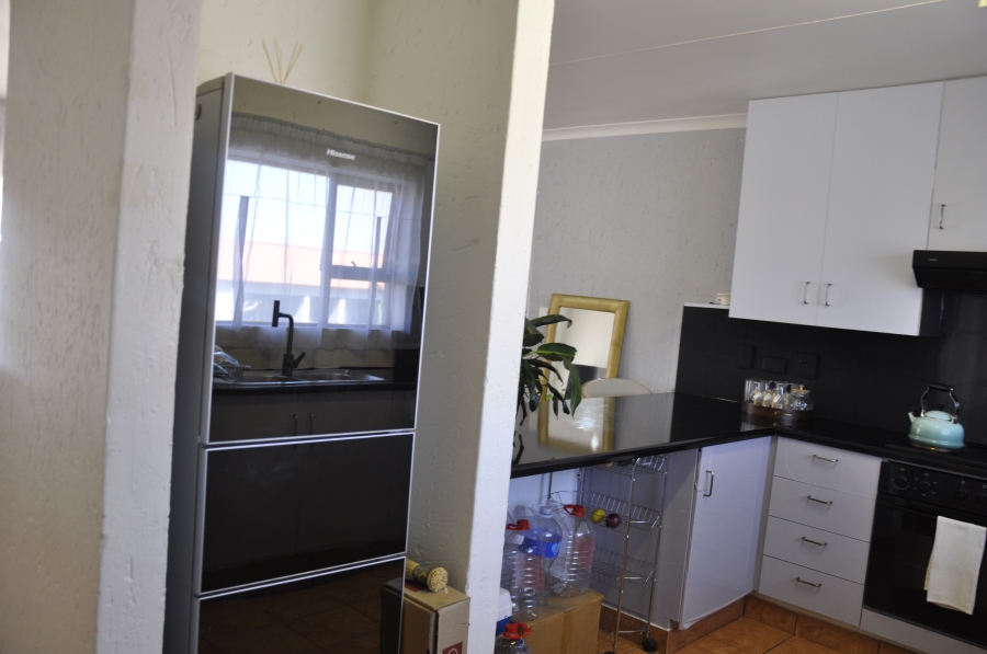 2 Bedroom Property for Sale in Vorna Valley Gauteng