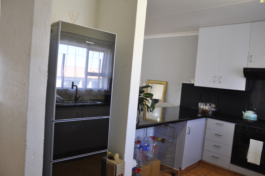 2 Bedroom Property for Sale in Vorna Valley Gauteng