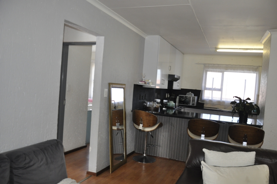 2 Bedroom Property for Sale in Vorna Valley Gauteng