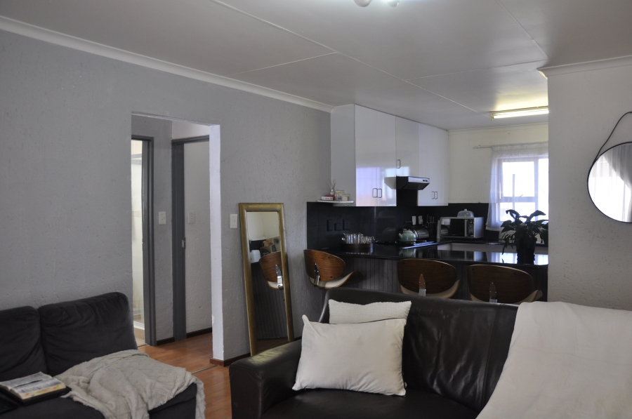 2 Bedroom Property for Sale in Vorna Valley Gauteng
