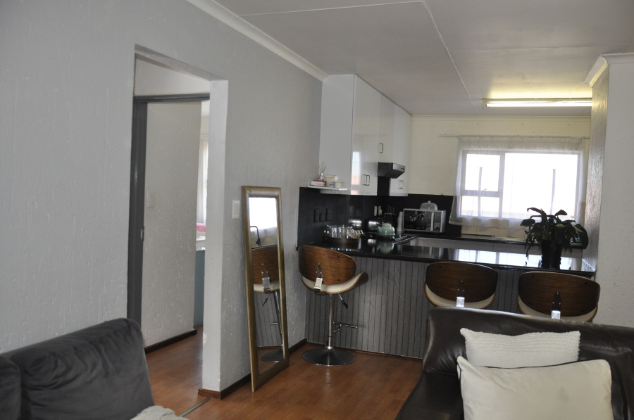2 Bedroom Property for Sale in Vorna Valley Gauteng