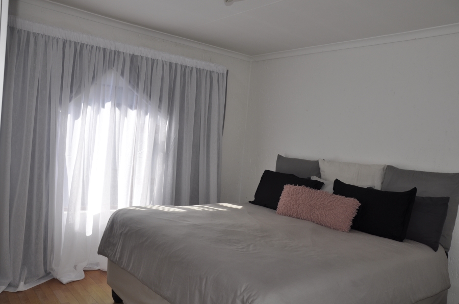 2 Bedroom Property for Sale in Vorna Valley Gauteng