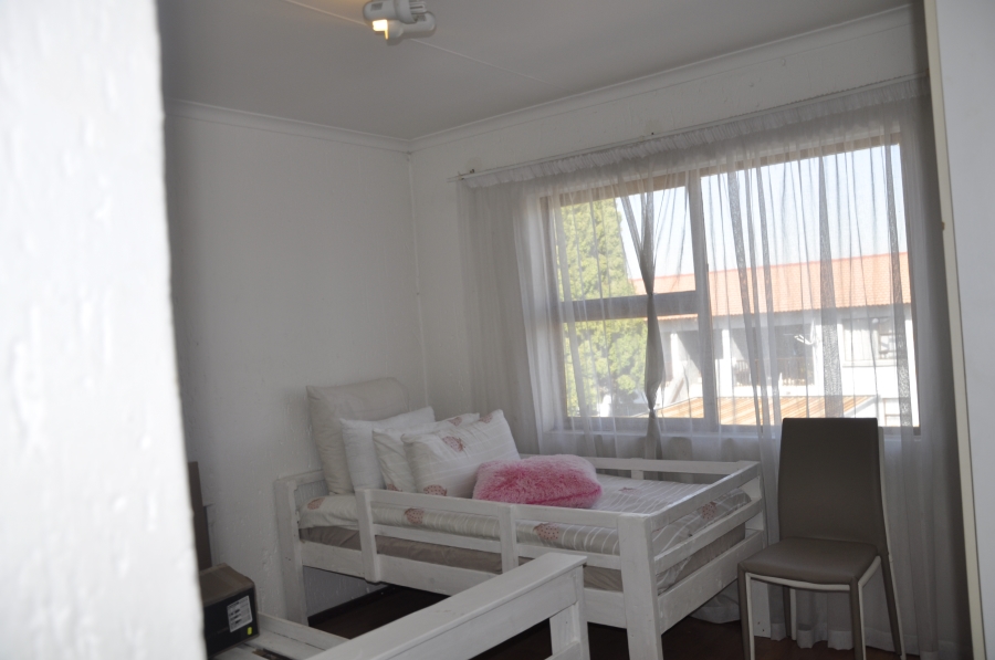 2 Bedroom Property for Sale in Vorna Valley Gauteng