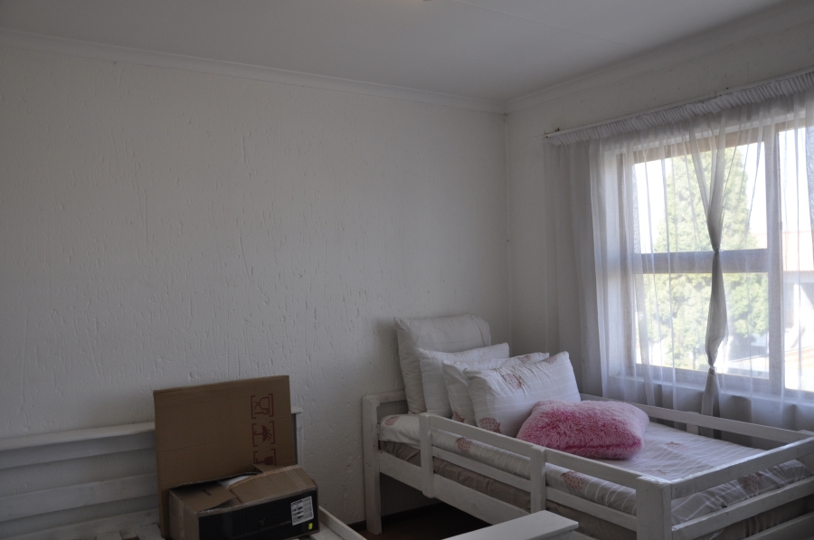 2 Bedroom Property for Sale in Vorna Valley Gauteng