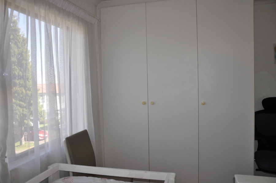 2 Bedroom Property for Sale in Vorna Valley Gauteng