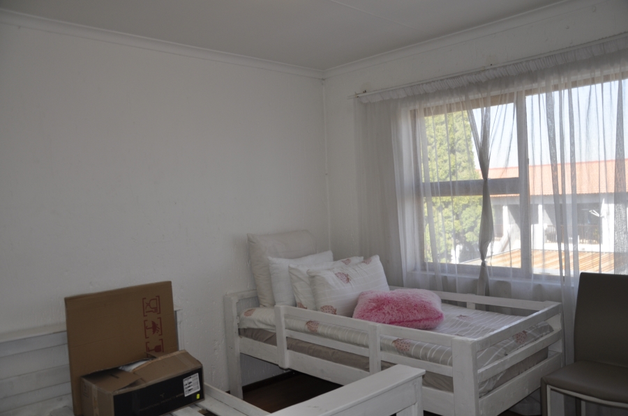 2 Bedroom Property for Sale in Vorna Valley Gauteng