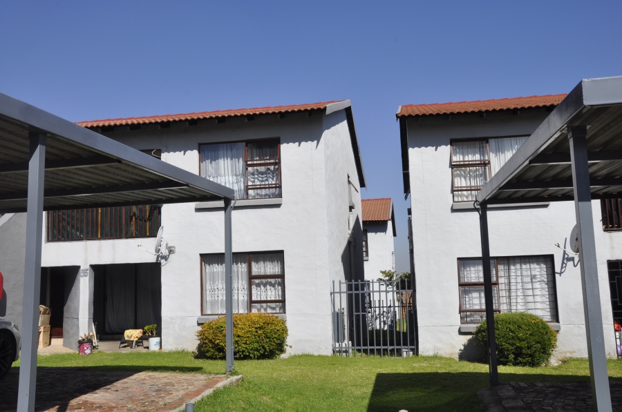 2 Bedroom Property for Sale in Vorna Valley Gauteng