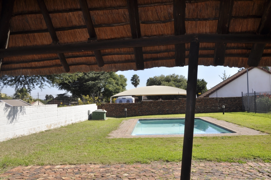 2 Bedroom Property for Sale in Vorna Valley Gauteng