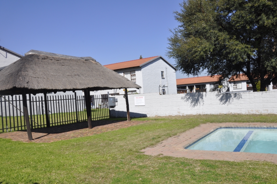 2 Bedroom Property for Sale in Vorna Valley Gauteng