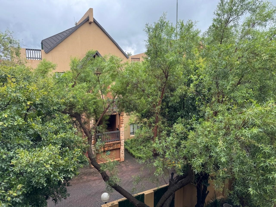 To Let 2 Bedroom Property for Rent in Lonehill Gauteng