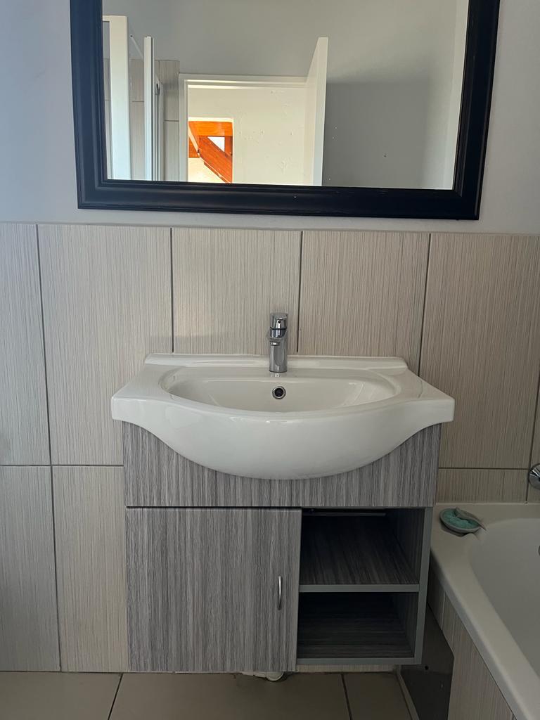 To Let 2 Bedroom Property for Rent in Lonehill Gauteng