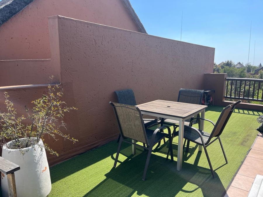 To Let 2 Bedroom Property for Rent in Lonehill Gauteng