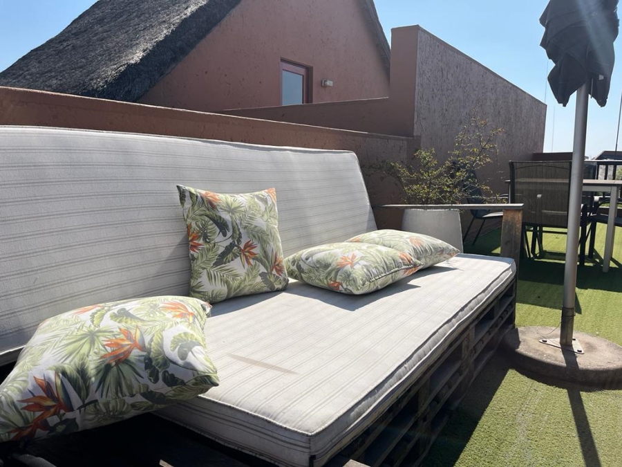 To Let 2 Bedroom Property for Rent in Lonehill Gauteng