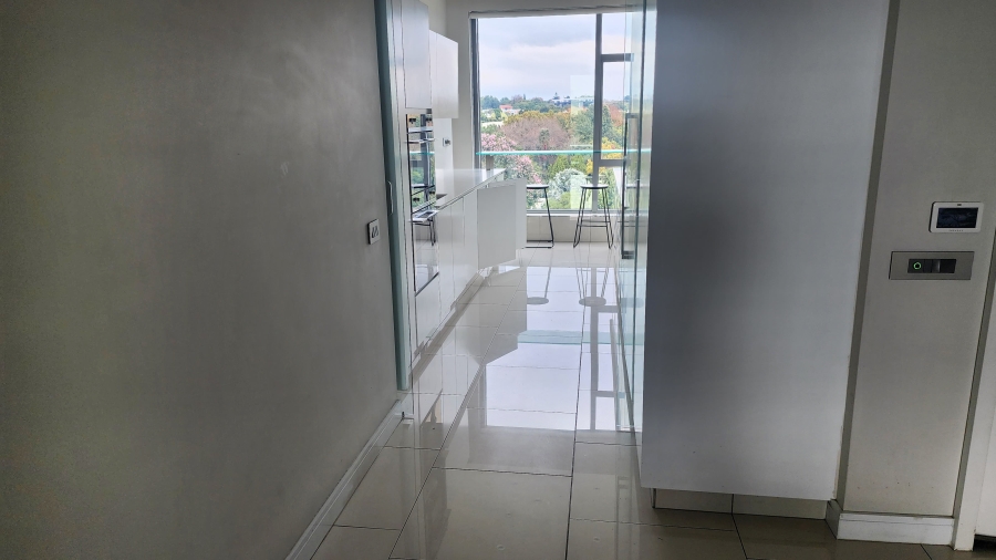 To Let 2 Bedroom Property for Rent in Sandhurst Gauteng