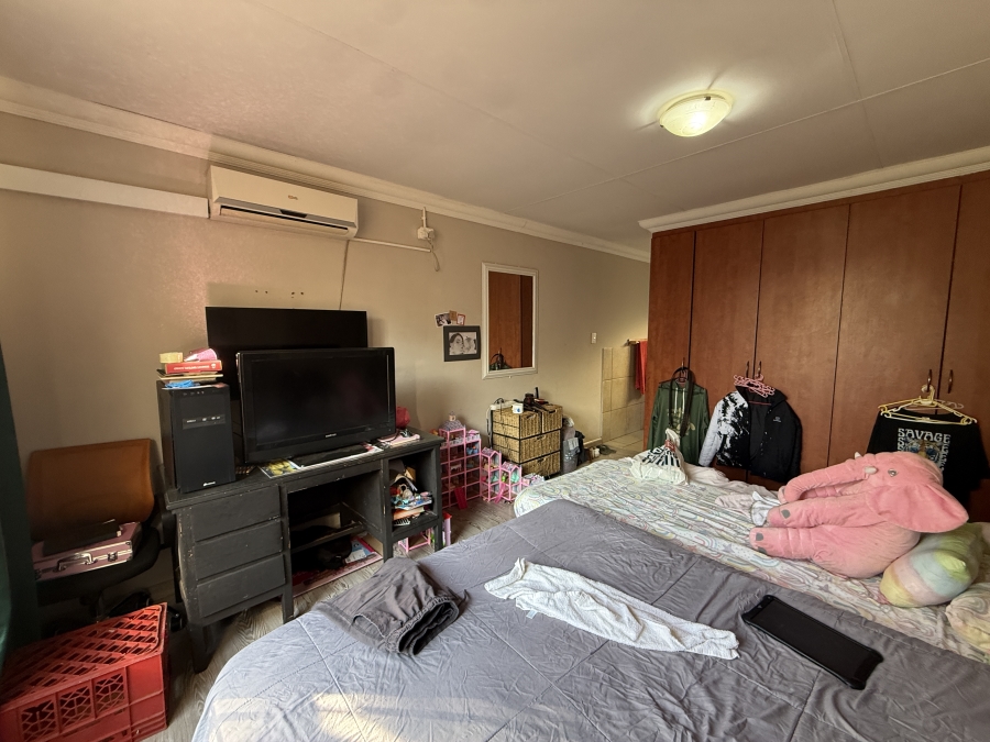 3 Bedroom Property for Sale in Helikonpark Gauteng