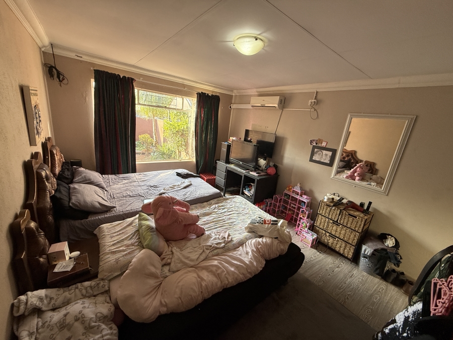 3 Bedroom Property for Sale in Helikonpark Gauteng