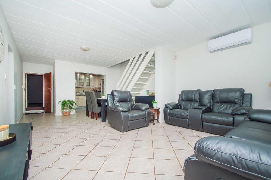 3 Bedroom Property for Sale in Poortview Gauteng