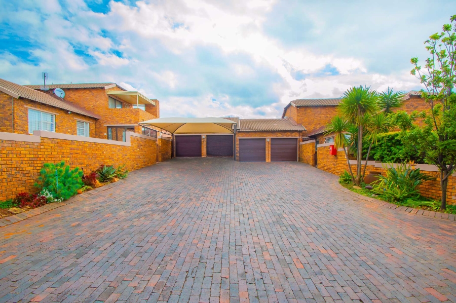 3 Bedroom Property for Sale in Poortview Gauteng