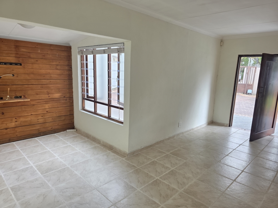 To Let 2 Bedroom Property for Rent in Fourways Gauteng