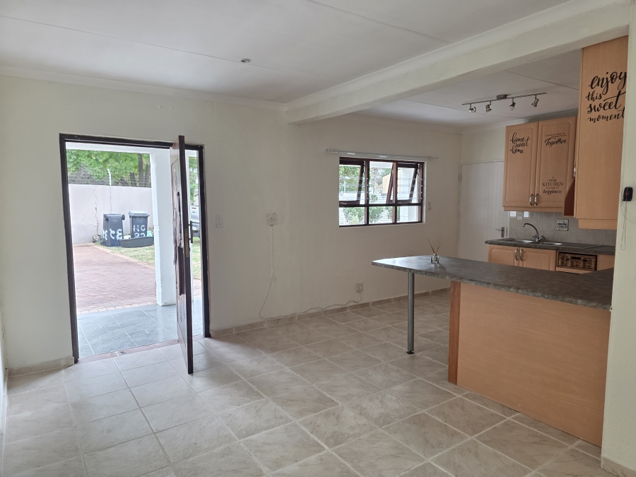 To Let 2 Bedroom Property for Rent in Fourways Gauteng