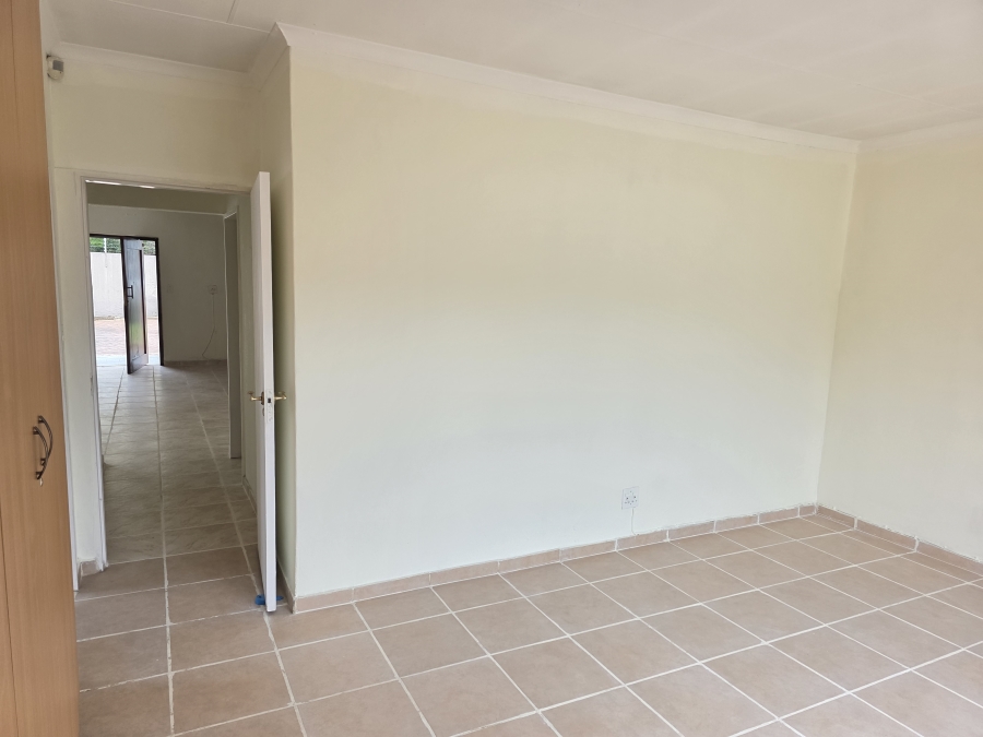 To Let 2 Bedroom Property for Rent in Fourways Gauteng
