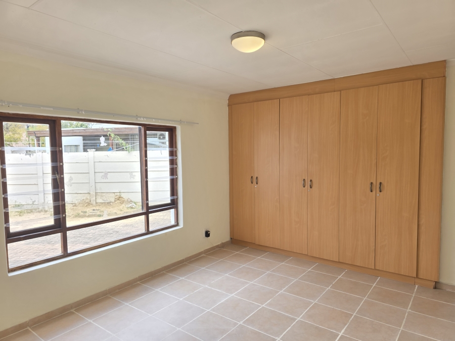 To Let 2 Bedroom Property for Rent in Fourways Gauteng