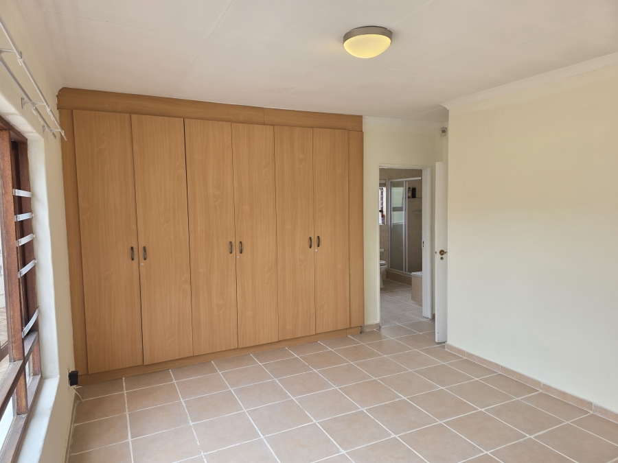 To Let 2 Bedroom Property for Rent in Fourways Gauteng