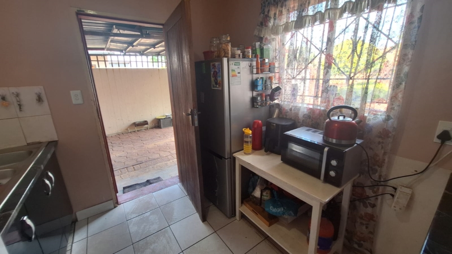 3 Bedroom Property for Sale in Lindo Park Gauteng