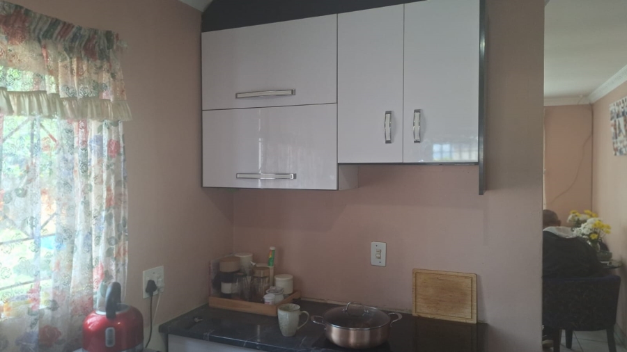 3 Bedroom Property for Sale in Lindo Park Gauteng