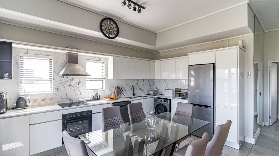2 Bedroom Property for Sale in Waterfall Gauteng