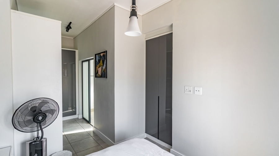 2 Bedroom Property for Sale in Waterfall Gauteng