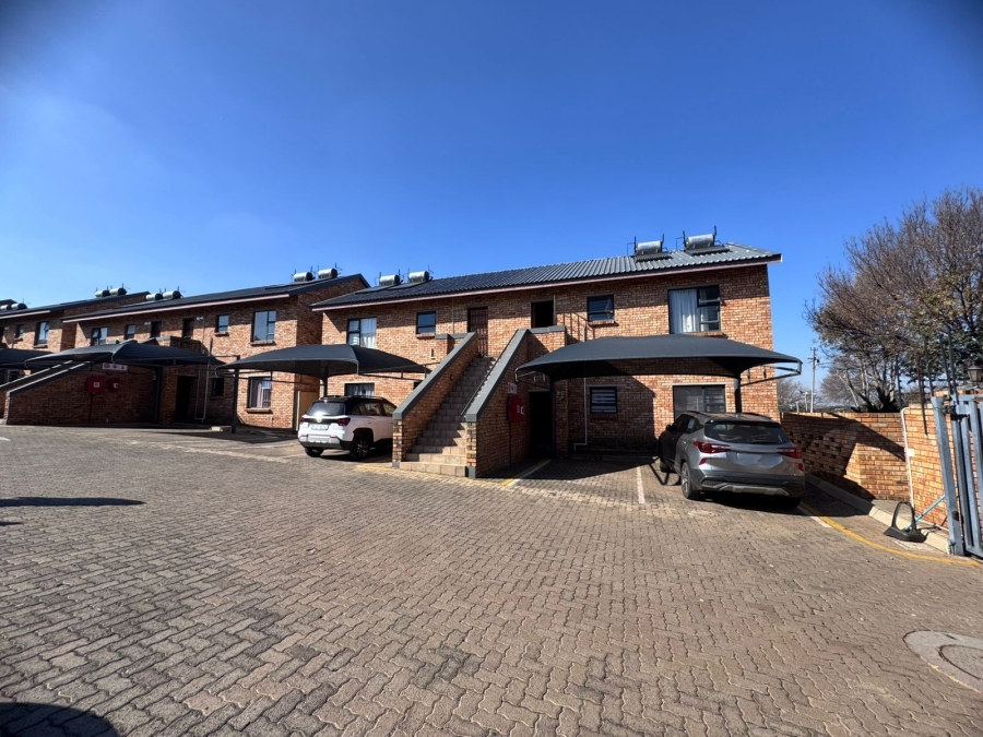 2 Bedroom Property for Sale in Elandsfontein Gauteng
