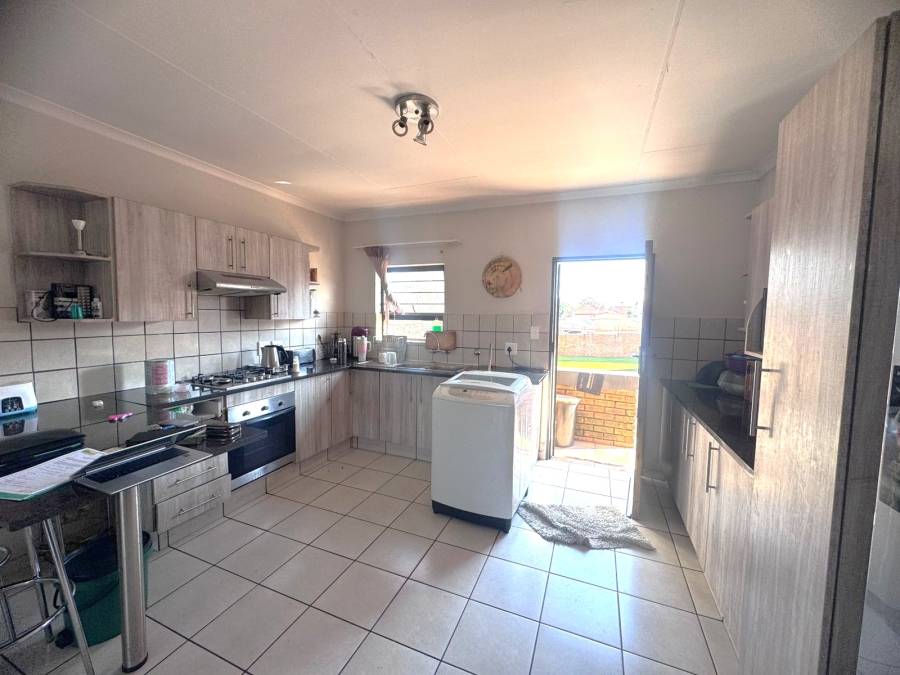 2 Bedroom Property for Sale in Elandsfontein Gauteng