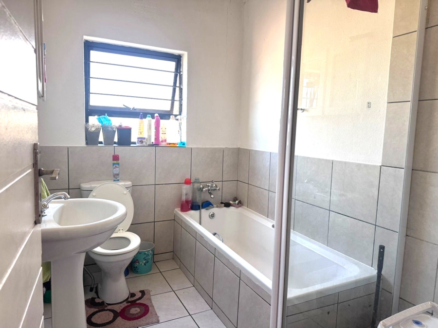 2 Bedroom Property for Sale in Elandsfontein Gauteng