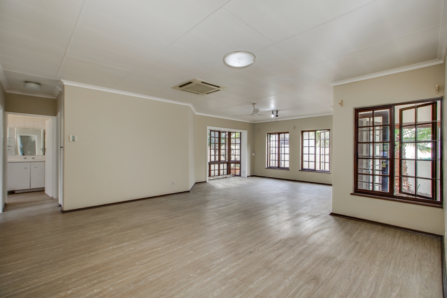 4 Bedroom Property for Sale in Lonehill Gauteng