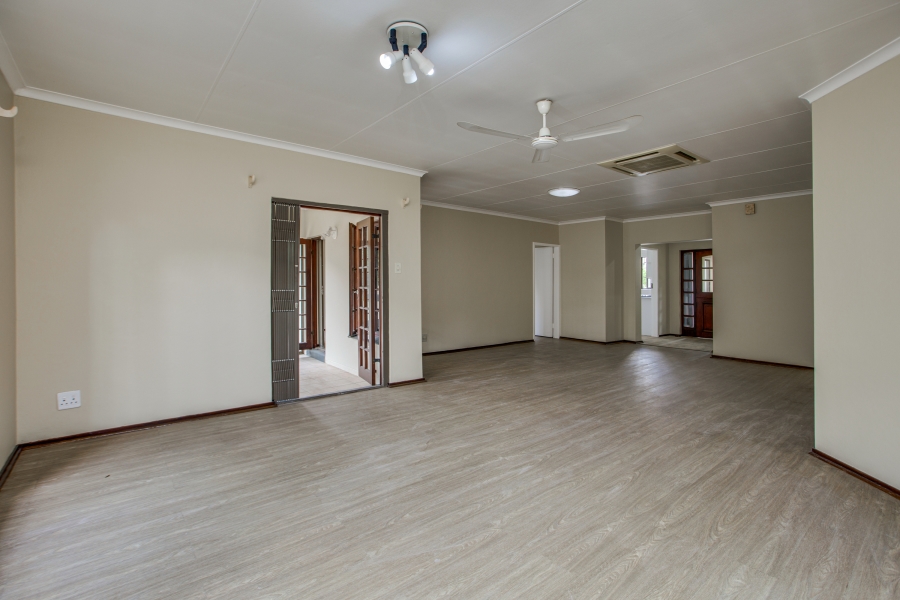 4 Bedroom Property for Sale in Lonehill Gauteng