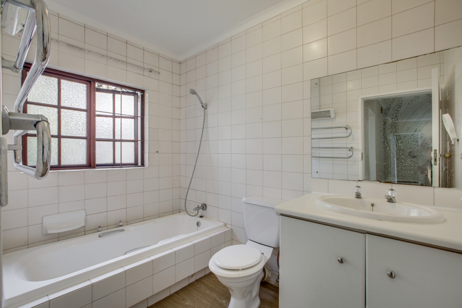 4 Bedroom Property for Sale in Lonehill Gauteng