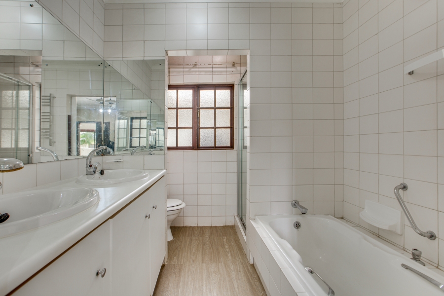 4 Bedroom Property for Sale in Lonehill Gauteng