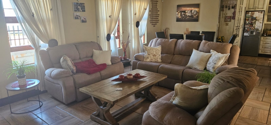 3 Bedroom Property for Sale in Berg En Dal Gauteng