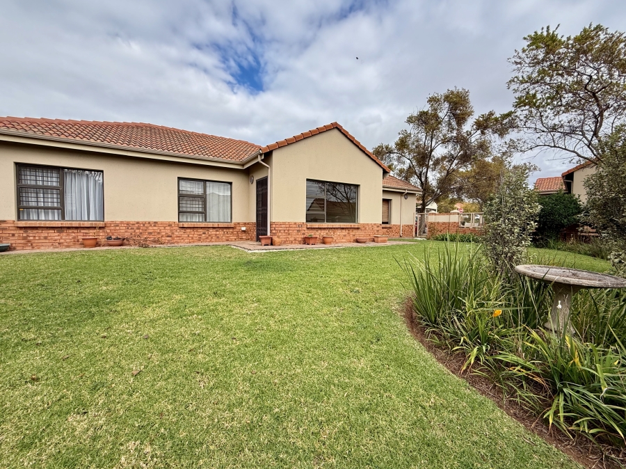 3 Bedroom Property for Sale in The Retreat Gauteng