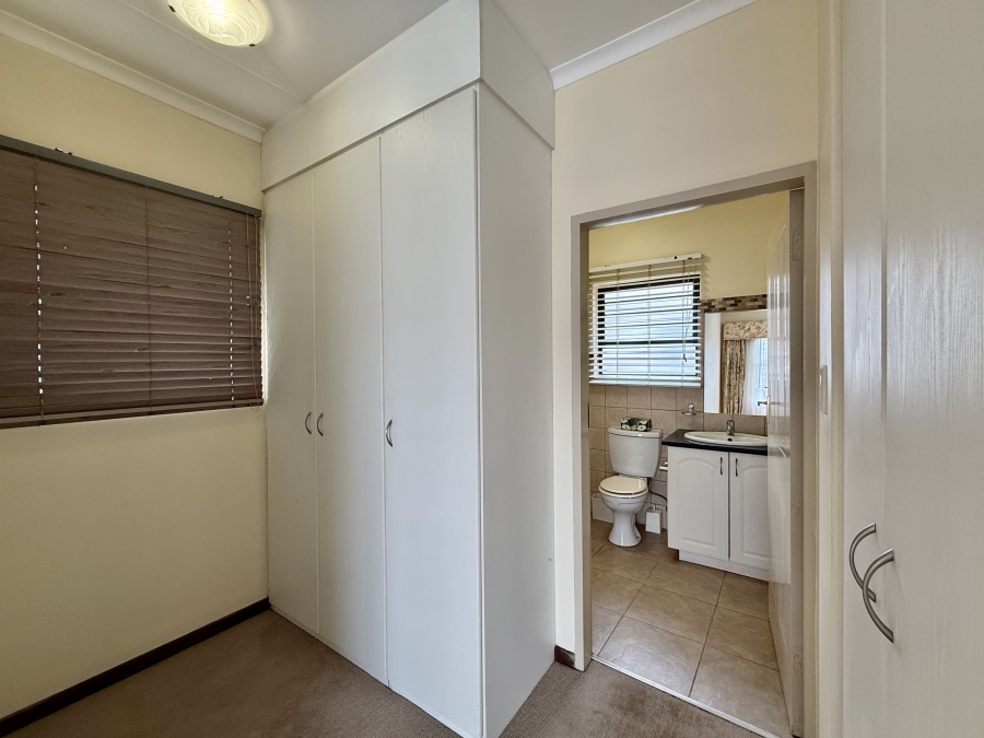 3 Bedroom Property for Sale in The Retreat Gauteng