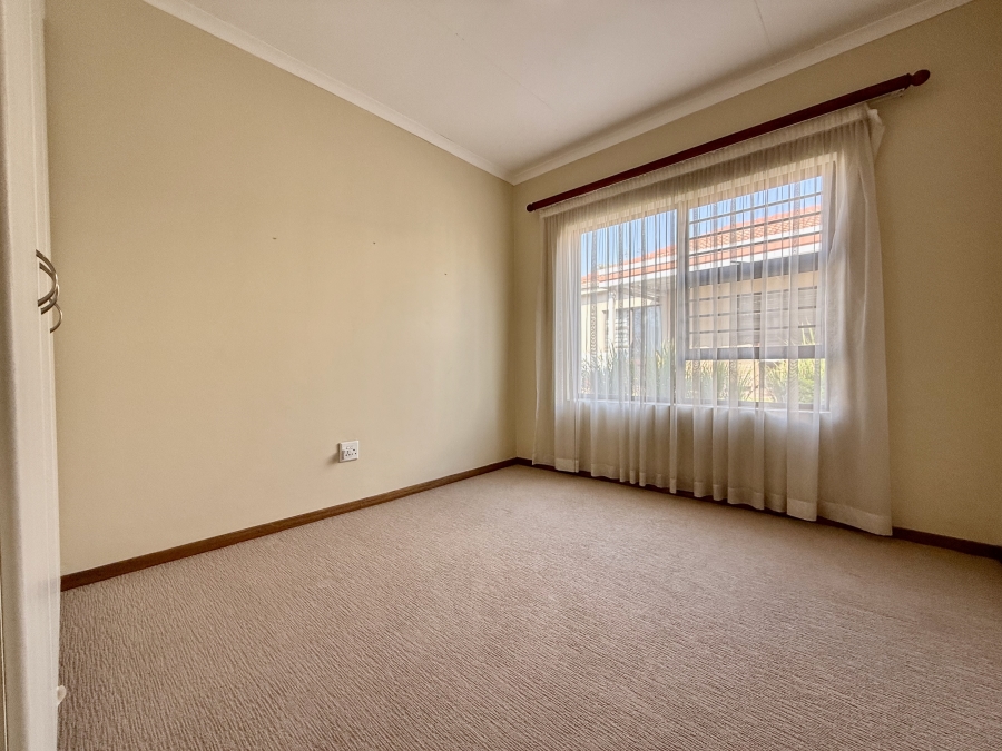 3 Bedroom Property for Sale in The Retreat Gauteng