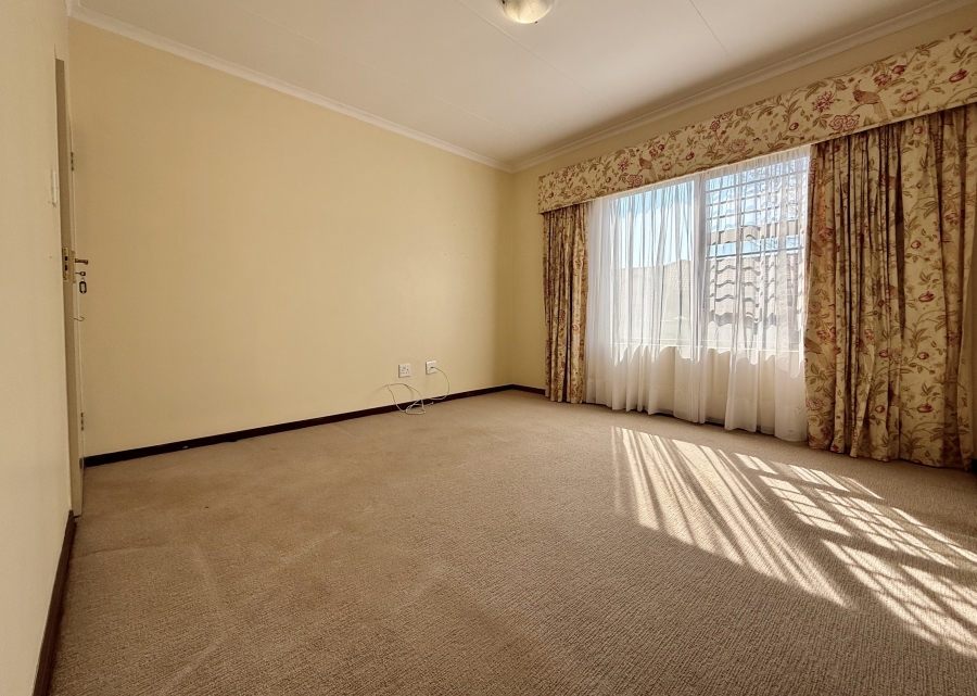 3 Bedroom Property for Sale in The Retreat Gauteng
