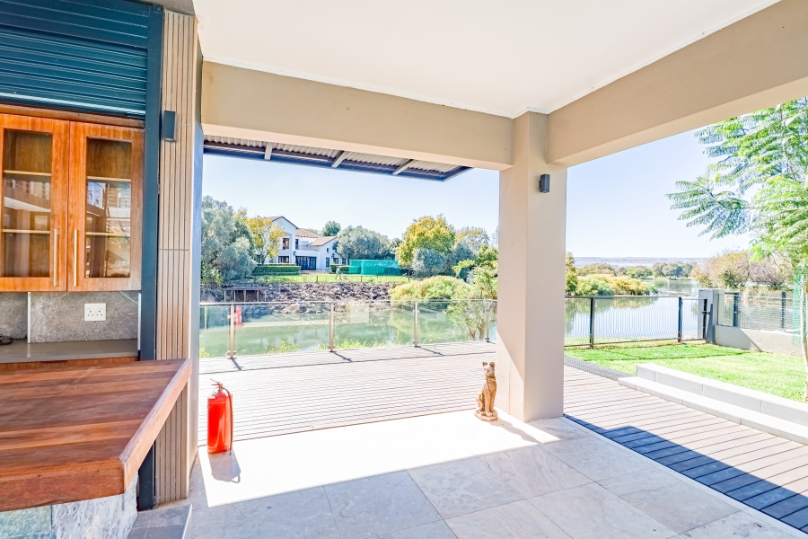 4 Bedroom Property for Sale in Silver Lakes Golf Estate Gauteng